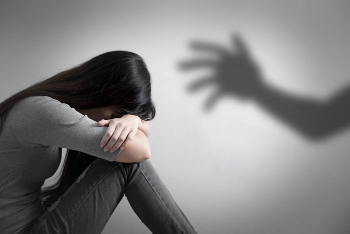 “화장하는 거 보니 이쁘네”...직장동료 10대 딸 추행한 50대 남성