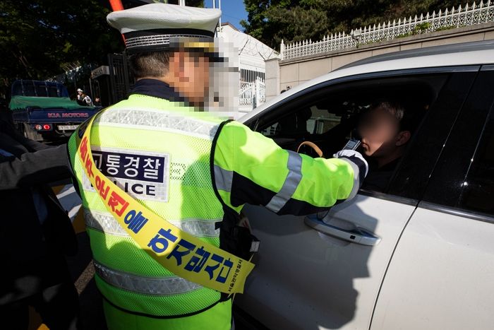 술 취해 곡예운전하던 BMW 운전자 잡고 보니 ‘음주 전과 7범’...경찰, 차량 압수