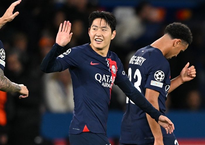 이강인 데뷔골 터진 PSG 홈구장 ‘파르크 데 프랭스’, 25년 전 스승 유상철이 골 넣었던 곳이다