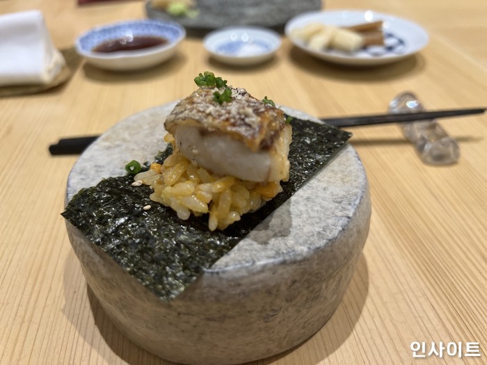 일본 여행 급증하자 초밥 오마카세 식당 줄줄이 폐업하고 있다