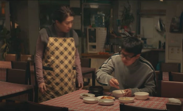 친구 엄마 식당 갔는데 ‘많이 먹으라’며 소갈비 3인분 줘...“계산서엔 3만 2천원 추가”