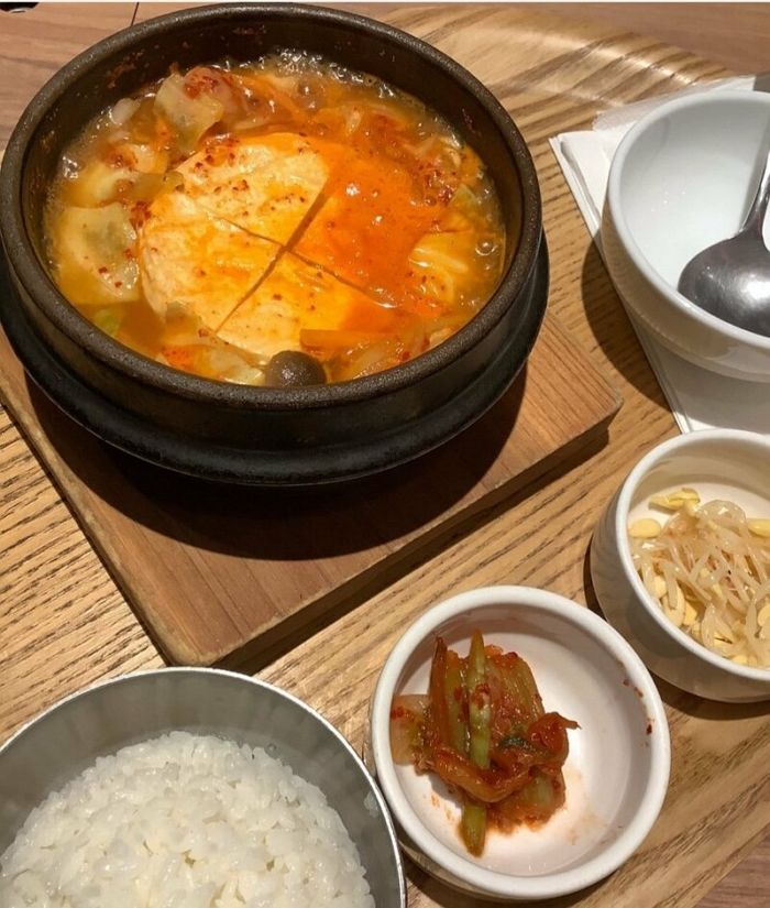 “이건 선넘었다” 말 나온 일본서 유행 중이라는 까망베르 김치찌개