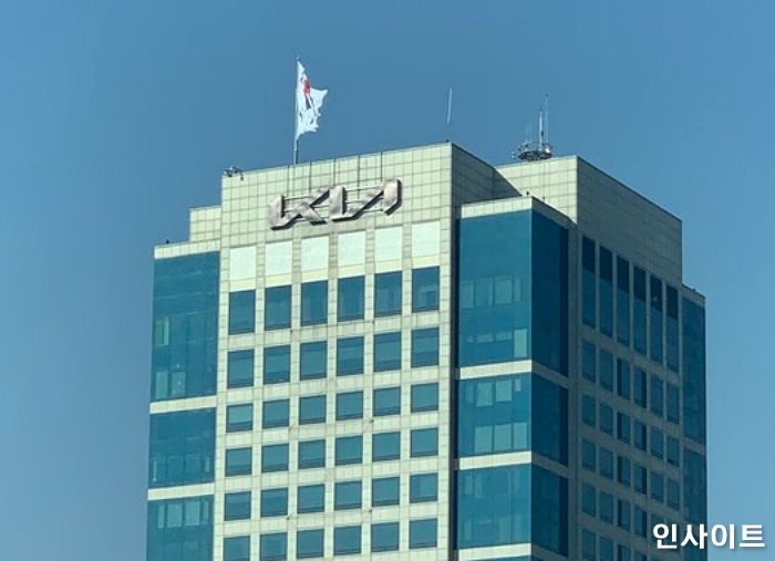 기아차 노조 간부, 단체티 값 장당 5000원씩 부풀려 ‘뒷돈’ 1억 넘게 챙겼다