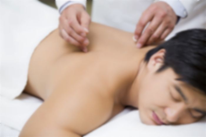 한의사 가족 흉내내던 목사, ‘무면허’로 가슴에 침 놓다 환자 사망