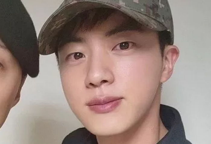 훈련병 수료식 때마다 ‘달팽이 크림’ 잔뜩 사 어머님들에게 선물한다는 BTS 진