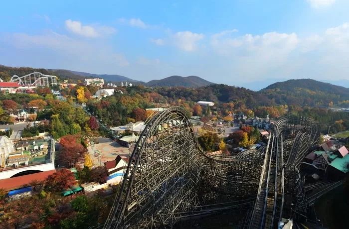 에버랜드 ‘티 익스프레스’ 운행 중 수십미터 공중에서 갑자기 멈춰