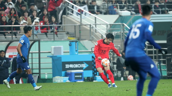 “형, 돌아 뛰어!” 하더니 곧바로 조규성에 택배 어시스트한 이강인 (영상)