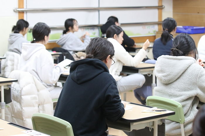 수능 끝나자마자 보온 도시락 필요 없어졌다며 환불 요청하는 일부 학부모들