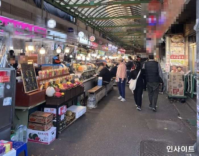 “요즘 광장시장 바가지 ‘소래포구 급’ 아닌가요?”...선 넘는 가격에 소비자들 제대로 뿔났다