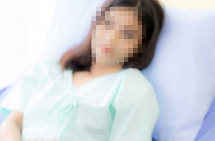 “아기야, 자기 전 쉬 하고 자”... 남자 간호사가 퇴원한 20대 여성 환자에 보낸 카톡