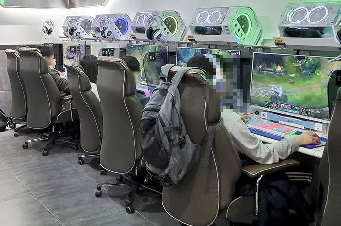 “한끼에 1만원 넘어 부담돼”...점심시간에 PC방서 ‘짜계치’ 먹고 게임하며 쉬는 2030 직장인들