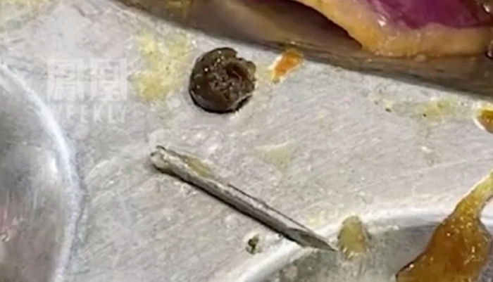 양고기 ‘입 발골’ 이어...중국 학생 식당 돼지고기에서는 주삿바늘 나왔다