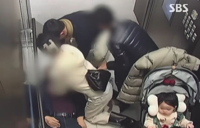 더현대 서울 엘리베이터서 ‘심정지’로 쓰러진 남성...우연히 함께 탄 간호사가 살렸다
