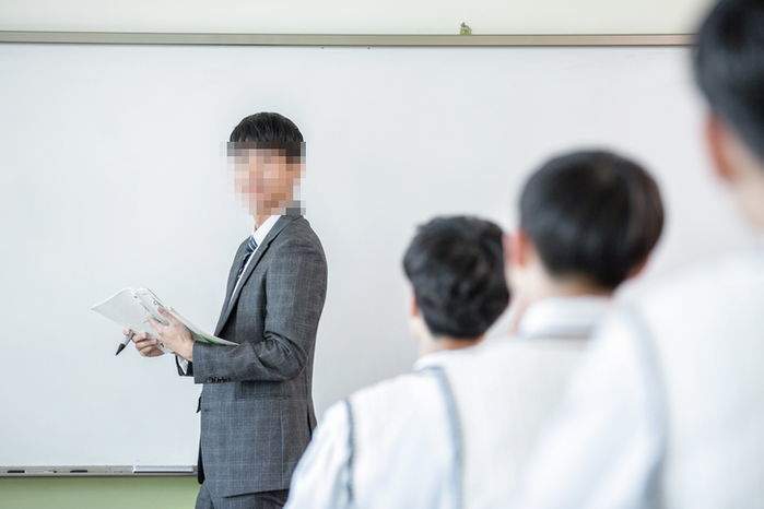 수능 후 ‘군 입대 관련 교육’, 왜 남자만 듣나요?...“같이 들어야 VS 여학생은 들을 필요 없어”