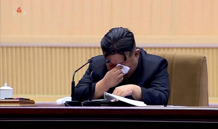 북한도 저출산 위기...‘어머니 대회’서 눈물 흘린 김정은 (영상)