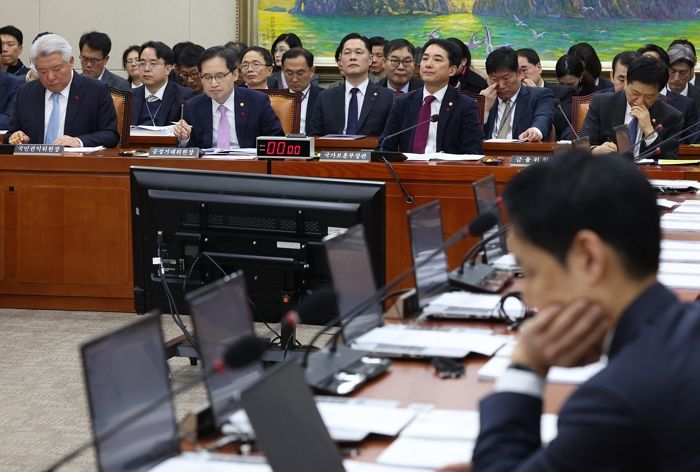 “경찰 7명 사망케했는데 민주화운동 유공자?”...민주당, ‘민주유공자법’ 단독 의결