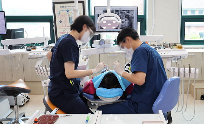 “임플란트로 돈 벌려고 멀쩡한 치아도 뽑아”...현직 치과의사, 위험 감수하고 내부고발