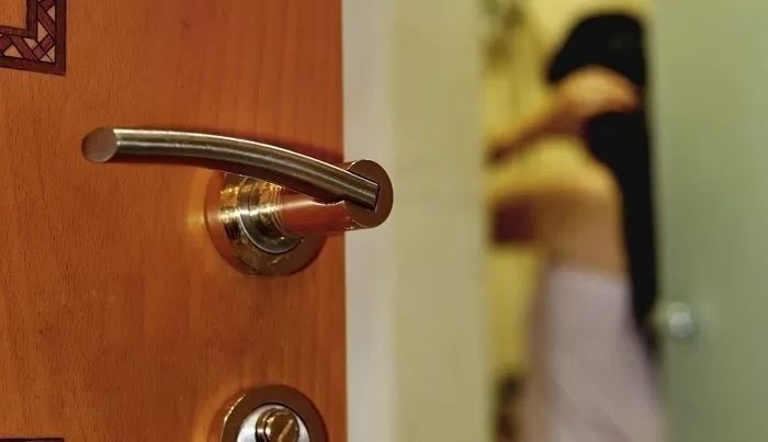 관악구 일대 모텔 투숙객 236명 나체·성관계 장면 촬영한 20대 중국인