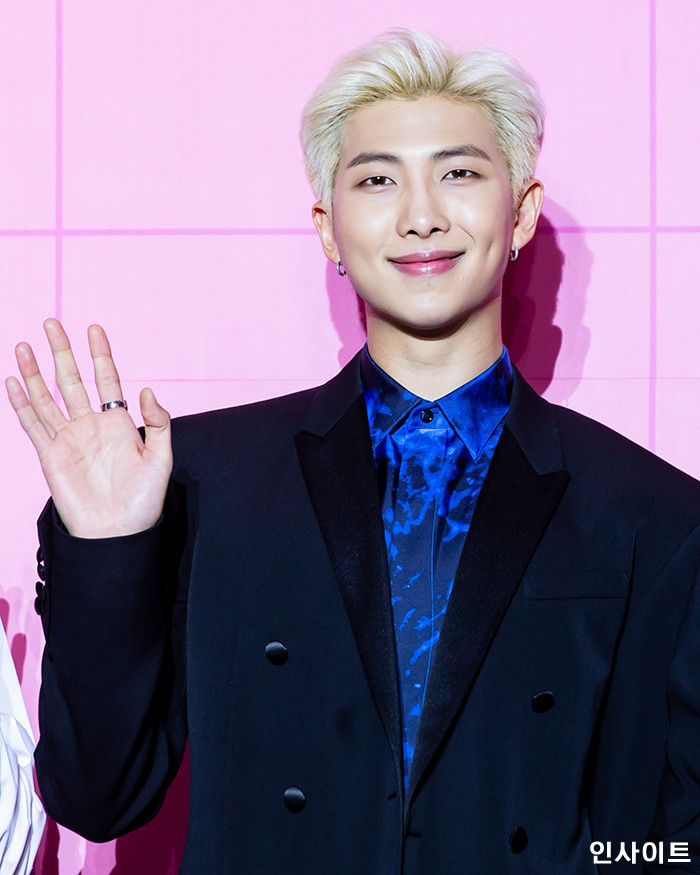 BTS 개인정보 훔쳐본 코레일 직원 ‘복직’...“해고 기간 임금도 지급하라”