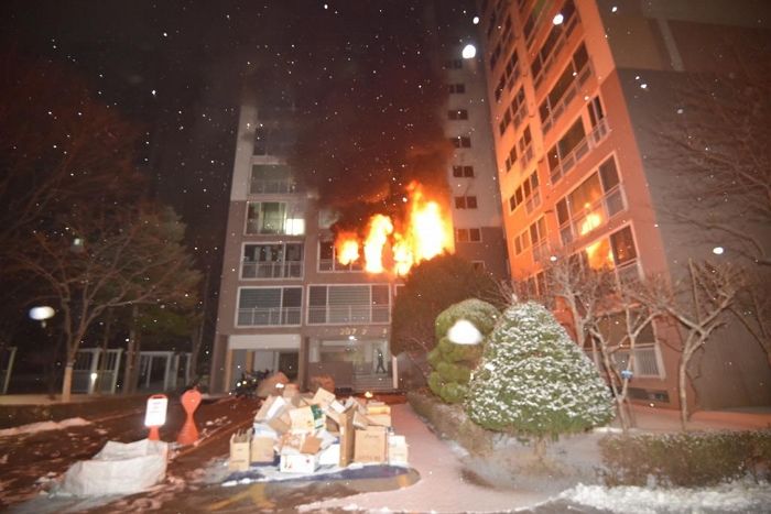 7개월 딸 구하려고 뛰어내린 아빠, 성실하고 착했던 학생회장 출신 ‘약사’였다