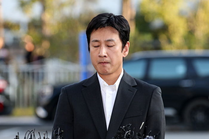 “당신들은 책임 없냐”...故 이선균 ‘사망 책임론’ 일자 경찰청 직원이 쓴 블라인드글