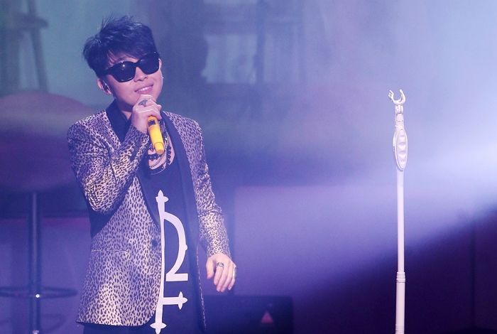“죄졌으니까 거부하는 것”...가수 이승환, 尹 과거 사진 올리며  ‘김건희 특검’ 거부권 행사 비판