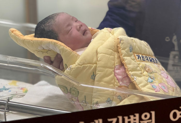 “18세까지 1억 수혜 받는 첫 아기 나왔다”...인천 새해둥이 ‘호람이’ 탄생