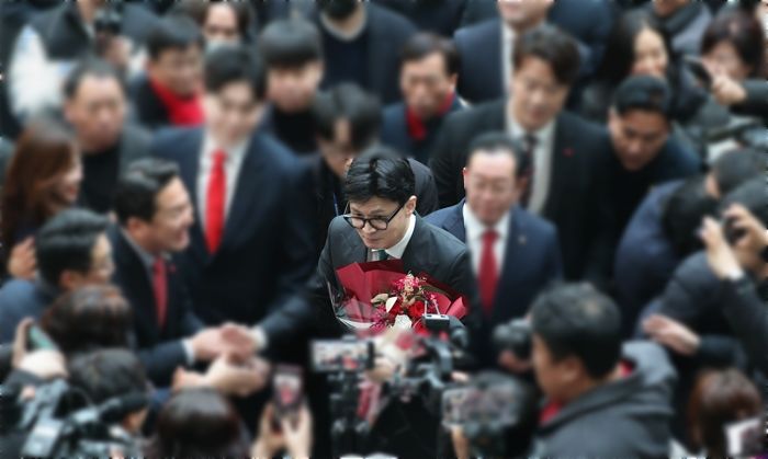 광주 찾은 한동훈, 경찰 400명 투입돼 ‘밀착 경호’
