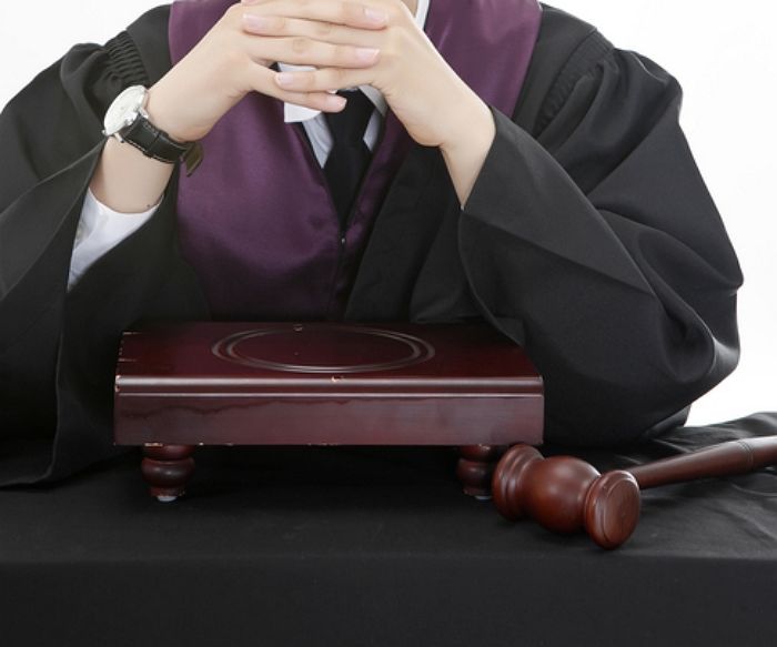 반성문 쓴 여성에게 “반성문 그만 쓰고 몸으로 때우라”고 막말한 판사