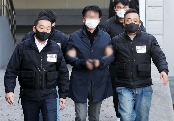 이재명 대표 흉기 피습 60대 조력자 1명 긴급체포