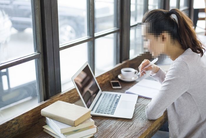 남자들은 저학력, 여성은 고학력이 결혼 안한다...20대 미혼율은 90% 넘어