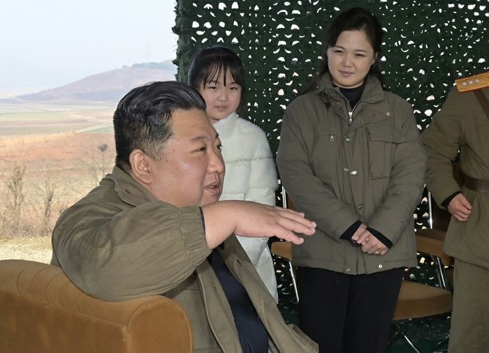 김정은 “대한민국, 우리의 주적...기회 오면 완전 초토화시킨다”