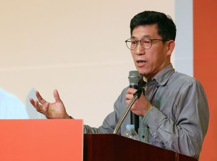 대통령 행사장에서 끌려나간 진보당 강성희...진중권 “사건 만들려는 ‘운동권 버릇’”