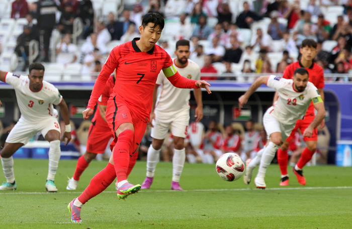 한국vs요르단, 1-2로 전반 종료...선제골 뒤 동점골·역전골 허용 (영상)