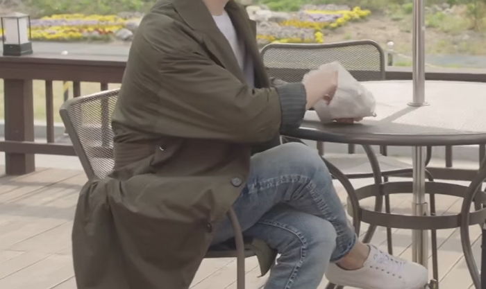 “다리 꼬면 골반 틀어진다는데 번갈아 꼬면 괜찮나요?”...충격적인 진실