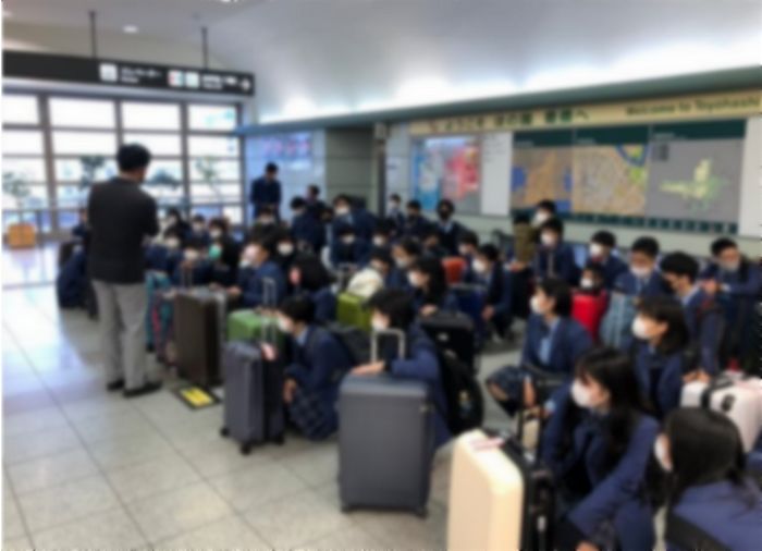 ‘목욕 예절’ 교육한다며 샤워 후 알몸 상태 학생들 ‘물방울 검사’하는 일본 중학교