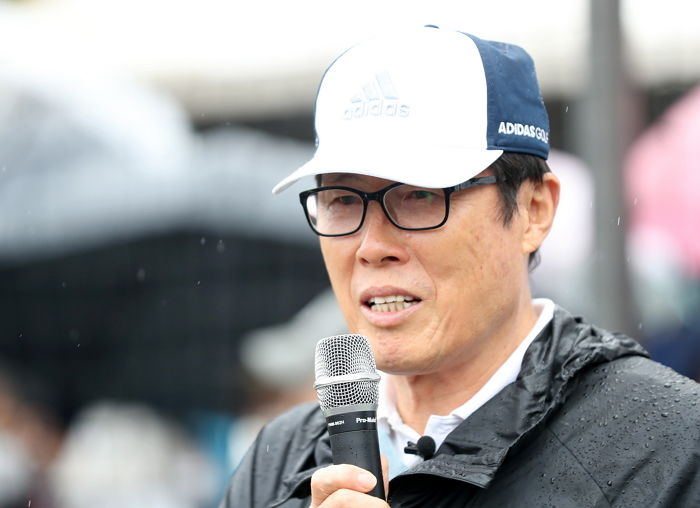 “간곡히 부탁드린다”...차범근, 조국·정경심 ‘입시비리’ 재판부에 탄원서 제출