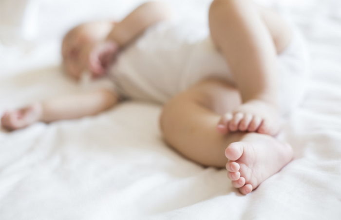 인천 모텔서 생후 49일 된 쌍둥이 여아 숨진 채 발견...20대 친모·계부 체포