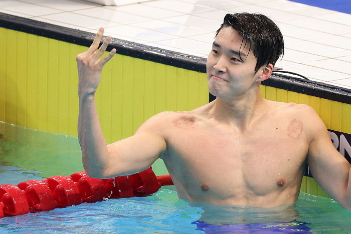 ‘한국수영 간판’ 김우민, 박태환 이후 13년만에 세계수영선수권 400m 금메달