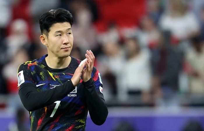 “흥민이형, 국대 은퇴하고 ‘행복축구’ 하자”...하극상 당한 손흥민을 향한 팬들의 바람
