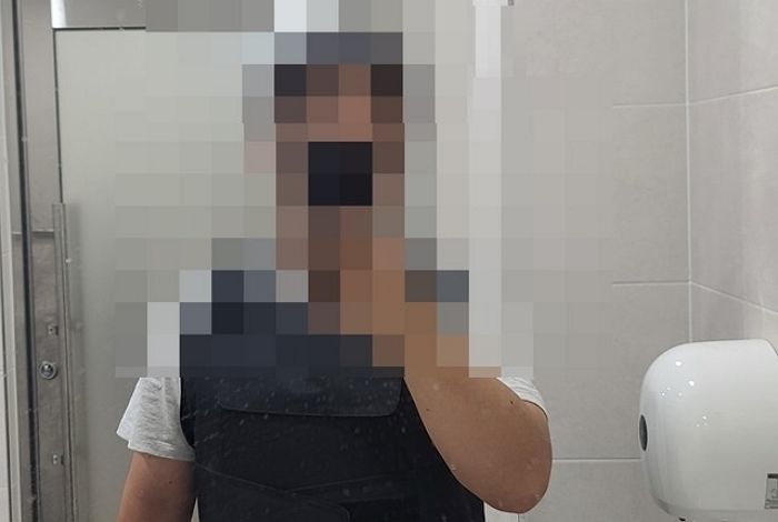 학생 살해 협박에 흉기에 찔릴까 봐 칼 막아주는 ‘특수 조끼’ 입고 출근한 전북 군산 고등학교 교사