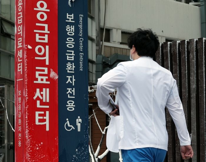 “의사 수 부족 사실인데 증원 찬성하면 프락치로 낙인”...파업 반대하는 전공의의 하소연