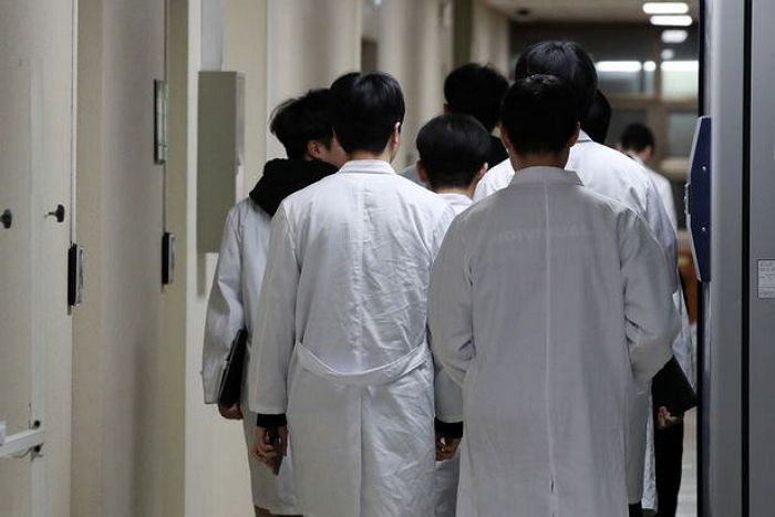 컨닝페이퍼 딱 걸린 한림대 의대생들, 업무방해 혐의로 고발당했다