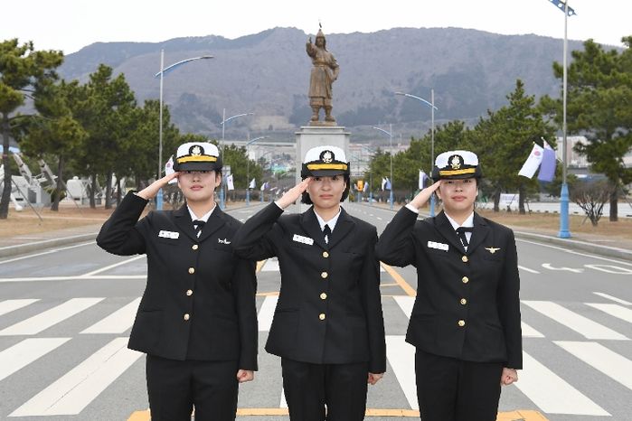 태권도 배우며 국가대표 꿈꿨던 세 자매 ‘해군 부사관’됐다