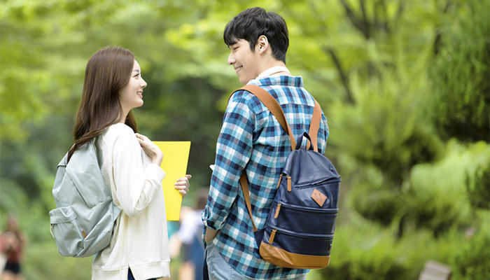 “소개팅은 사치죠”...1학년 입학하자마자 ‘취준생’ 되는 대학 새내기들