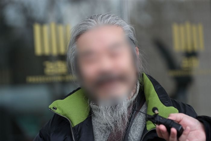 “8살짜리 붙들고 그 짓거리, 사람 새X냐”...3년 3개월 만에 법원 출석한 조두순이 한 말