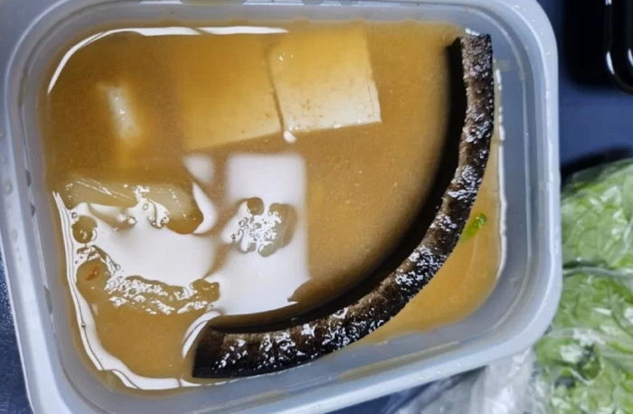 “3살 아이 먹이려 배달시킨 된장찌개에서 ‘뚝배기 조각’이 나왔습니다”