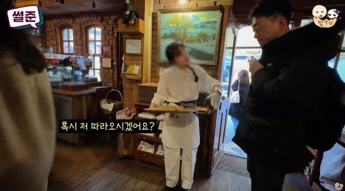 ‘시각장애인’ 고객이 방문하자 런던 베이글 뮤지엄 직원이 보인 역대급 반응 (영상)