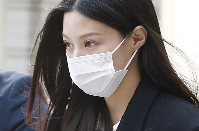 조국혁신당 지지율 약 30%...검찰, 유튜브서 홍삼 광고한 딸 조민 수사한다
