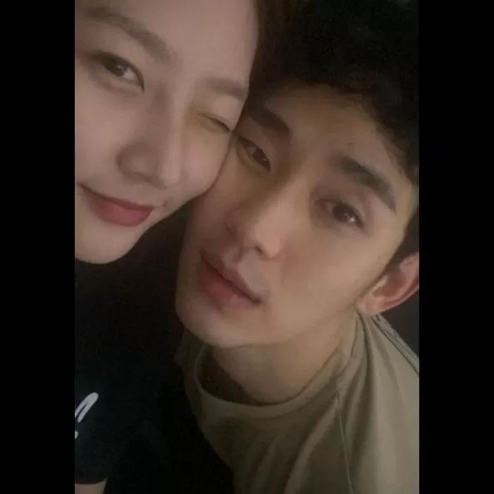 김수현 측 “김새론이 사진 올린 의도 알 수 없어...열애설은 사실 무근”